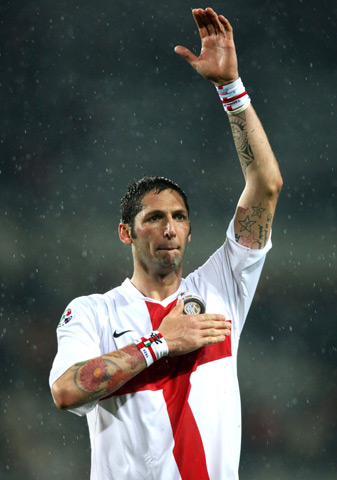 1-3！1-1！英超冷门夜：2大豪门不胜 阿森纳渔翁得利 争冠仅剩1对手（1-3与1-1！英超爆冷夜：两豪门未胜 阿森纳坐收渔利 争冠只剩一对手）