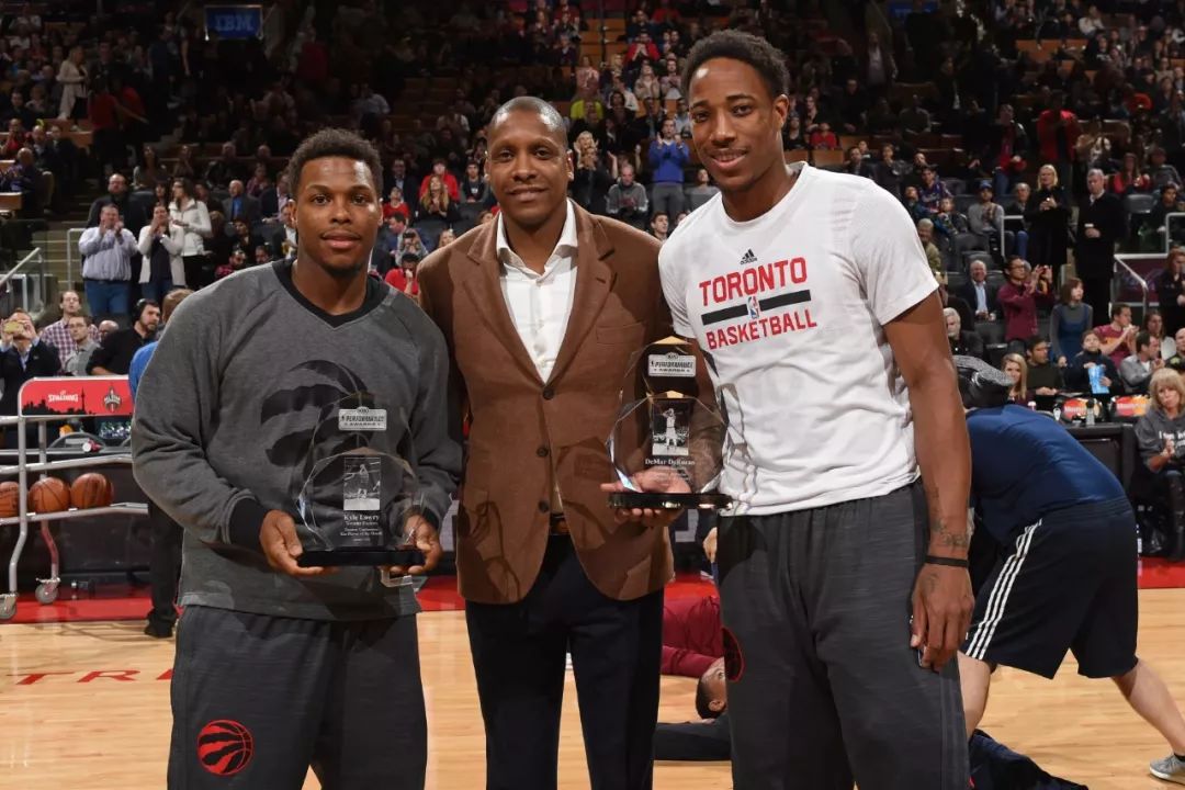 球星突破防线送出关键助攻（王牌强突撕裂防线送出关键助攻）