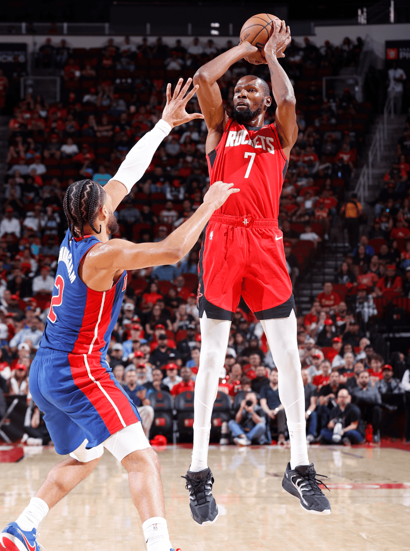 凌空斩世界波，王燊超当选中超官方第29轮最佳球员（世界波凌空破门，王燊超荣膺中超第29轮官方最佳球员）