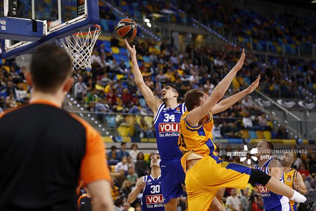 斯基拉：罗马正在计划和詹卢卡-曼奇尼续约至2029年（斯基拉：罗马计划将詹卢卡-曼奇尼合同续至2029年）