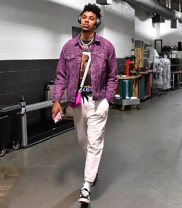 德罗赞末节绝平，展现超凡实力（德罗赞末节压哨扳平，尽显超强实力）