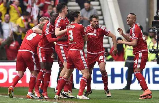 世体：巴萨仍考虑签格里马尔多；坎塞洛、穆尼奥斯也愿意加盟（世界体育报：巴萨仍在考虑引进格里马尔多，坎塞洛与穆尼奥斯也有加盟意向）