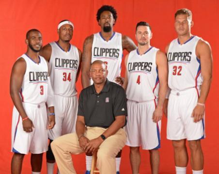 3C：退役三天前我和莱万说不想再为任何球队踢球，除非是巴萨（3C：退役前三天我对莱万说，除非是巴萨，我不会再为任何球队出战）