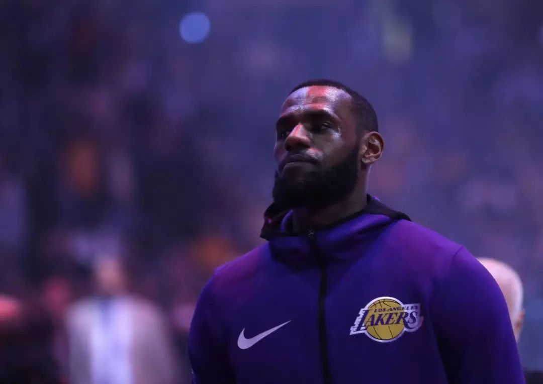 斯基拉：米兰可能通过科斯蒂奇的交易签DV9，两人经纪人相同（斯基拉：米兰或借科斯蒂奇交易运作引进DV9，二人同属一经纪人）