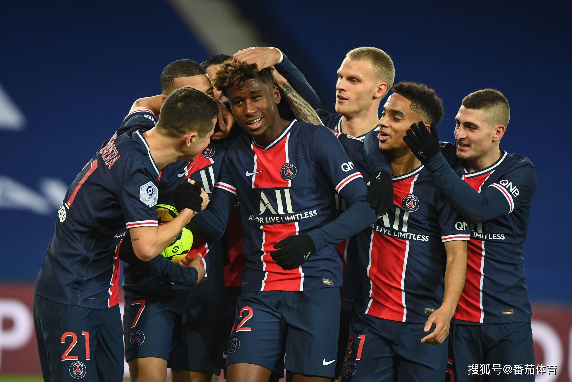 周六西甲裁判安排：科尔德罗将执法巴萨vs奥萨苏纳（西甲周六裁判出炉：科尔德罗执法巴萨对阵奥萨苏纳）