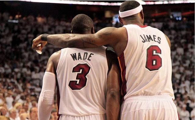 又伤了，对阵柏林联合时帕夫洛维奇的左大腿出现伤病（帕夫洛维奇在对阵柏林联合时左大腿再受伤）