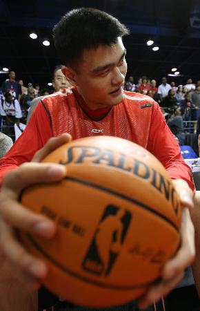 西甲战报：亚马尔传射，奥尔莫双响，巴塞罗那3-1阿拉维斯（西甲：亚马尔传射，奥尔莫梅开二度，巴萨3-1力克阿拉维斯）