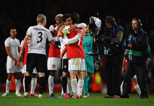 记者：恩昆库在冬窗的未来值得关注；米兰会和经纪人谈莱万（记者称冬窗恩昆库动向值得关注，米兰将与莱万经纪人会面）