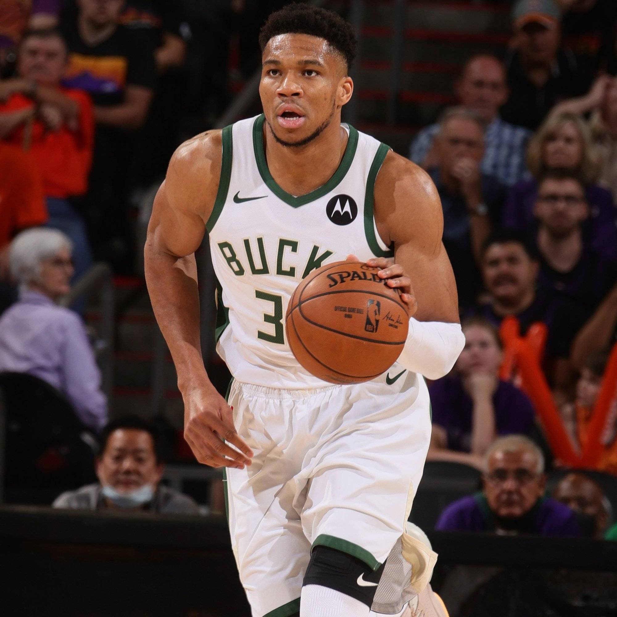 篮球勇士主帅称赞球队防守改善（勇士主教练称赞球队防守明显提升）