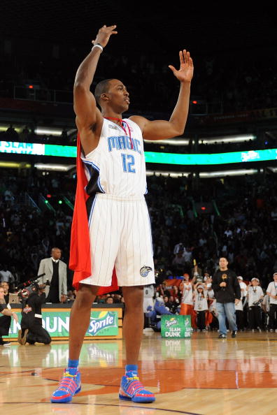 就差三分手感！布克复出贡献27分6篮板7助攻，三分5中0（布克复出砍27分6板7助，三分5投全失手感不佳）