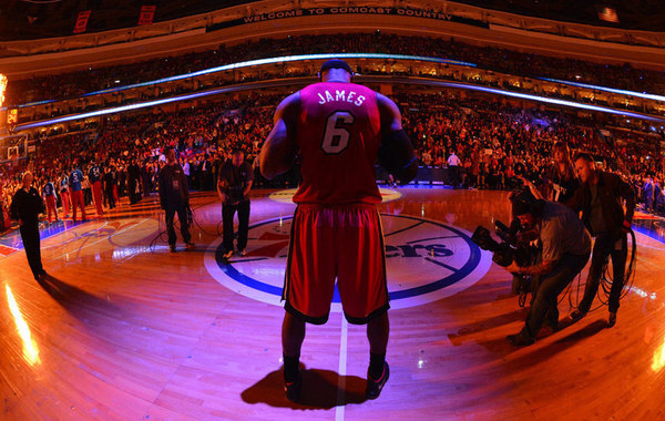 租借之路突遭曼联“拦截”!20岁梅努为世界杯的豪赌，遇上最糟时机（曼联半路截停租借，20岁梅努为世界杯豪赌正逢最坏时机）