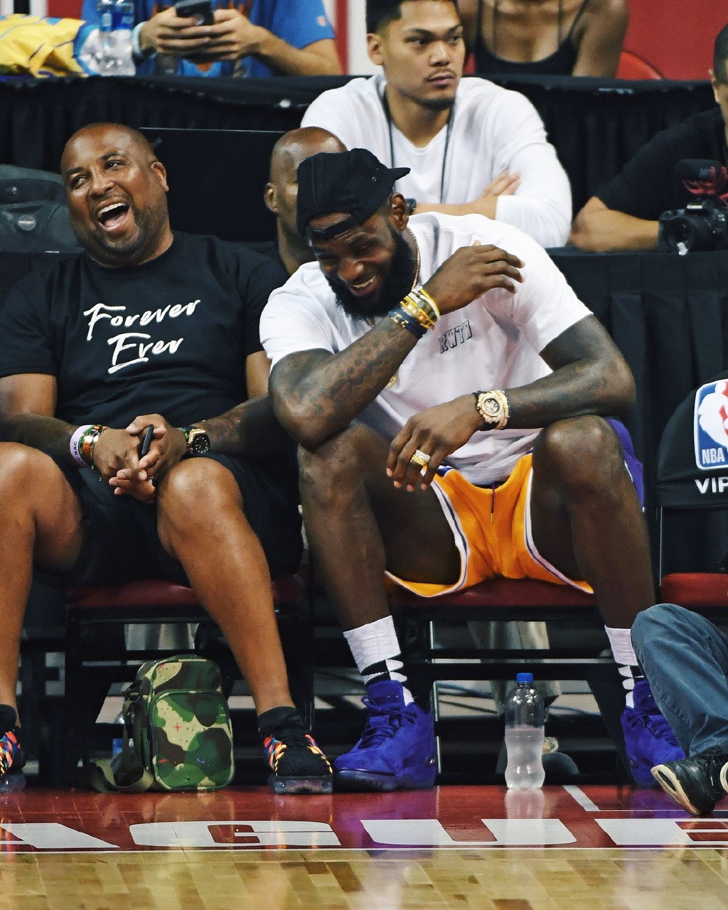 追梦：勇士的宿敌只有骑士 没赢过我们的队怎么能算宿敌呢（追梦直言：勇士唯一的宿敌是骑士，未曾击败我们的球队不配称宿敌）