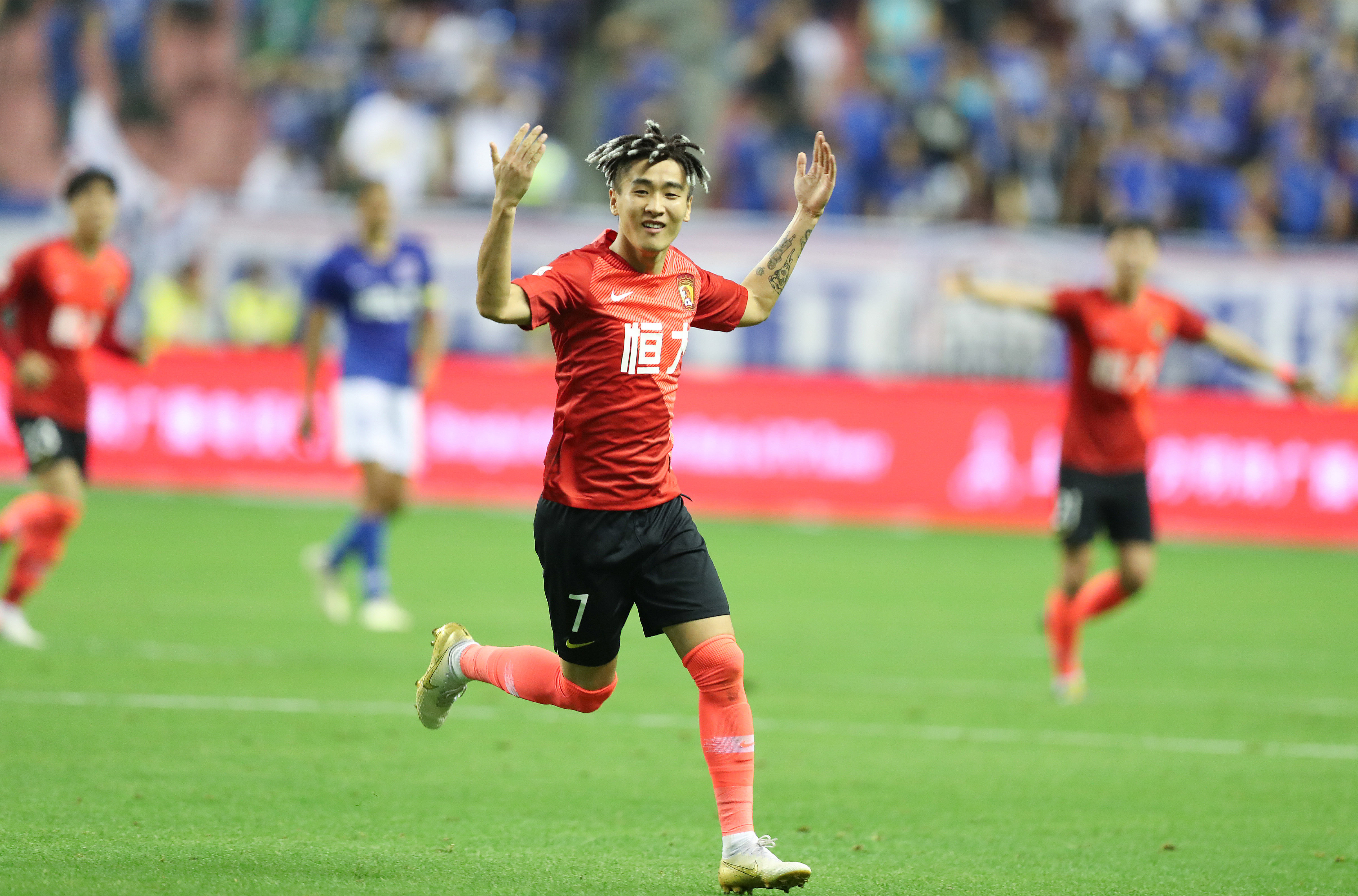 数据越看越不对劲（数据越查越蹊跷）