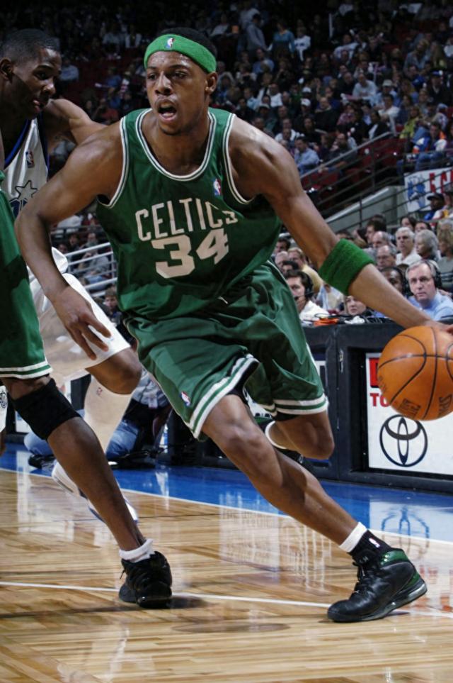 里程碑！亚历山大生涯总得分突破12000分大关（亚历山大生涯得分破12000，书写新里程碑）