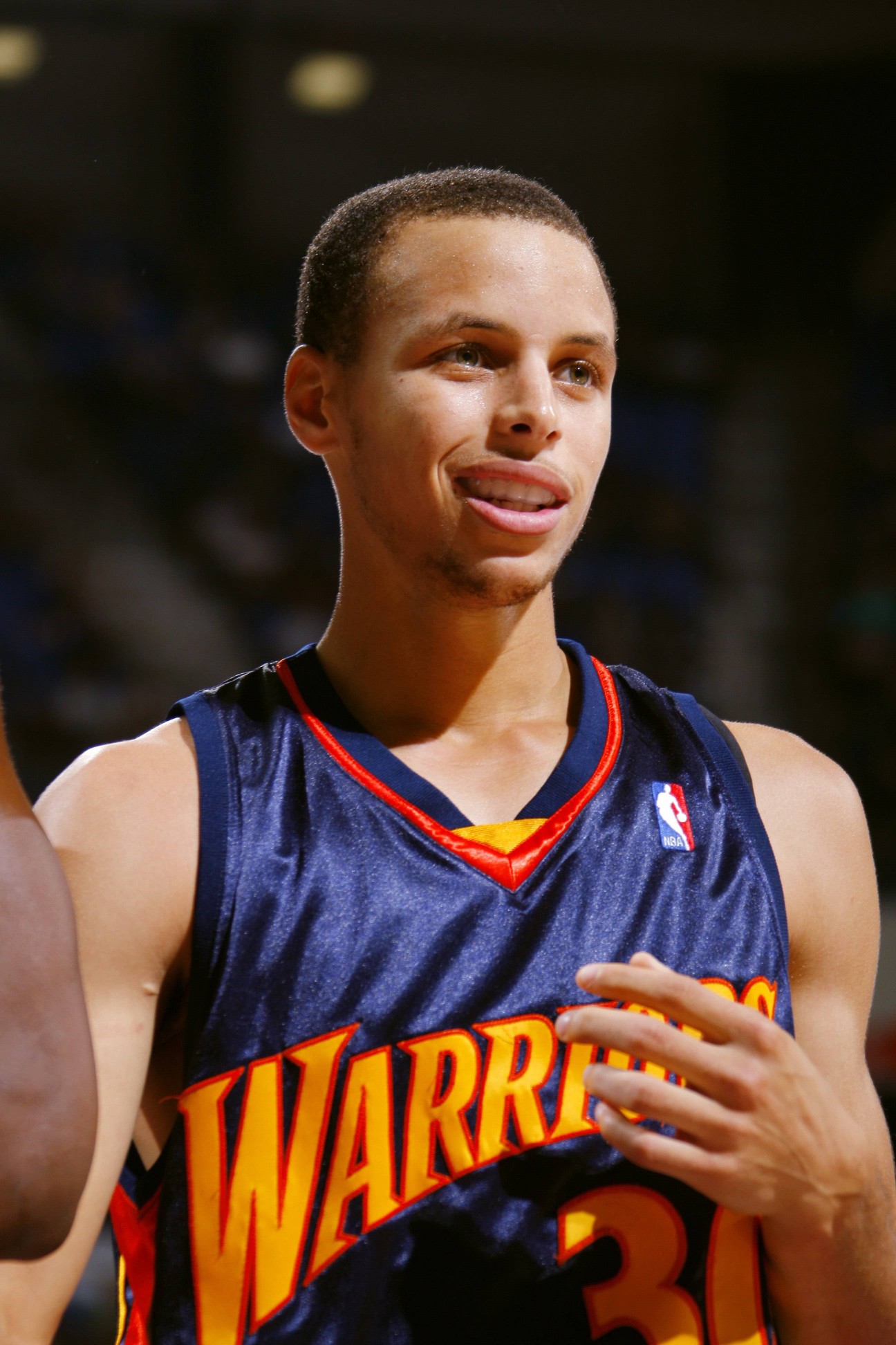 带队6战4胜重回积分榜榜首，穆斯卡特当选中超9／10月最佳教练（穆斯卡特率队6战4胜再登榜首，荣膺中超9／10月最佳教练）