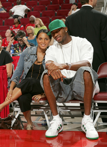 状元大战探花！埃奇库姆26分6篮板力压弗拉格24分4篮板（状元PK探花，埃奇库姆26分6板胜弗拉格24分4板）