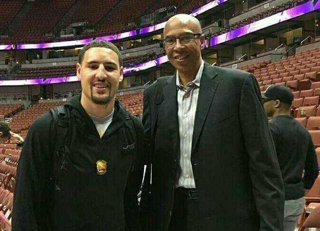 媒体人：周琦腰部出现不适情况，周五对阵新疆有可能会轮休（据媒体人消息，周琦腰部不适，周五对阵新疆或将轮休）