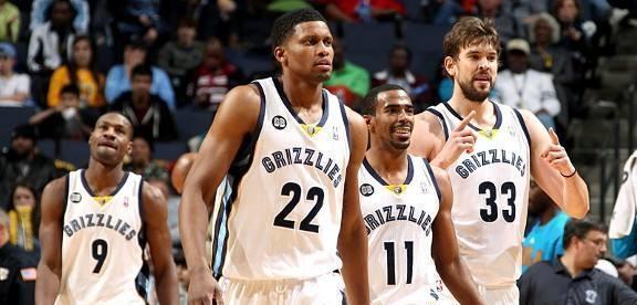 阿莱格里：我绝对没有冒犯裁判；莱奥具备成为中锋的特点（阿莱格里否认冒犯裁判：莱奥具备中锋潜质）