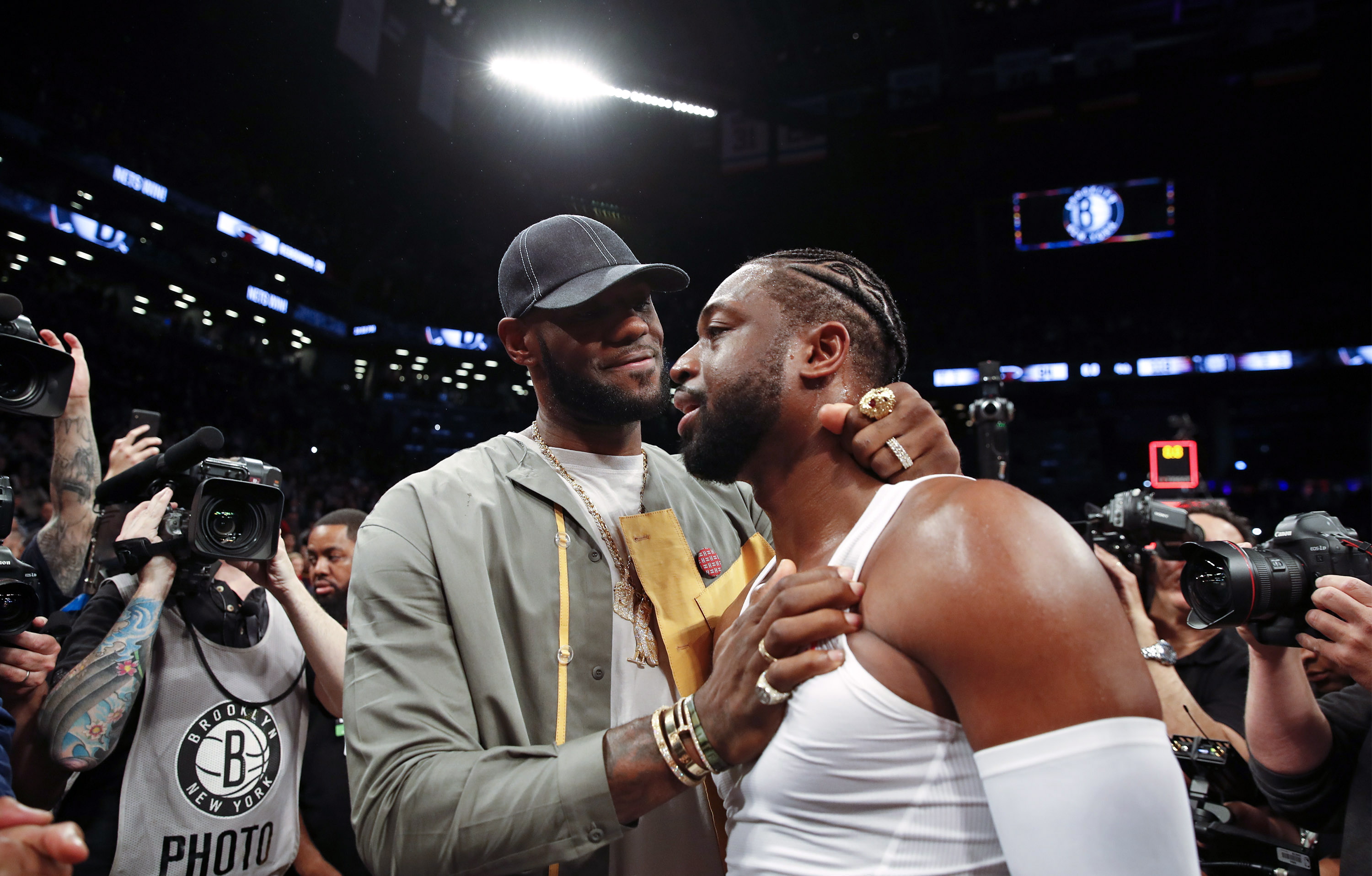 苗原透露徐新成云南中场头号目标，谈判进度达80%（苗原称云南将徐新视为中场引援首选，谈判已推进至八成）