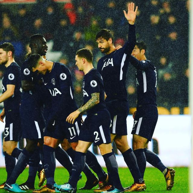 东契奇这球太牛了！杜兰特看呆了，湖人替补席疯狂欢呼（东契奇这一球逆天！杜兰特目瞪口呆，湖人替补席沸腾）