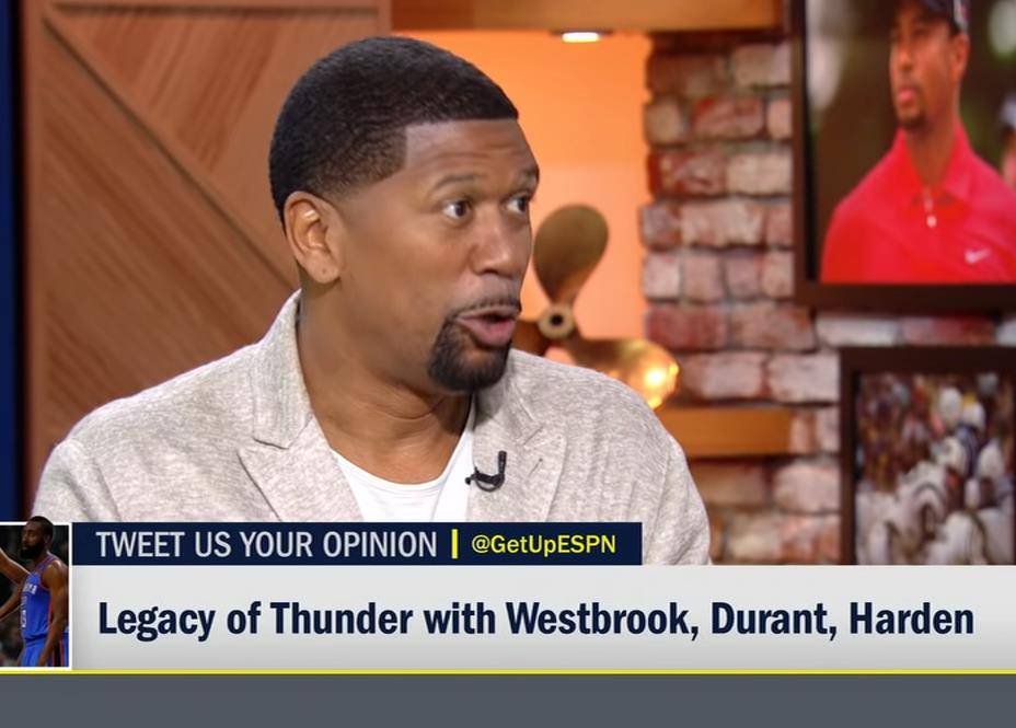 欧冠球员表现评析：C罗连续进球,（欧冠球员表现解读：C罗连场建功）